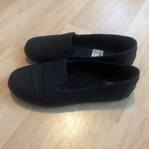 slip on non slip shoes